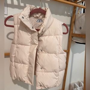 Cream cropped puffer vest